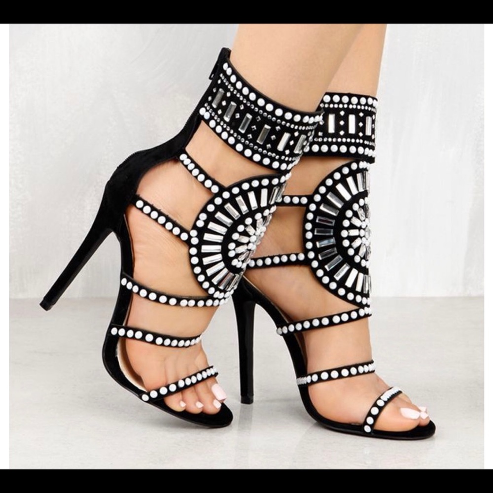 Black heels with pearls